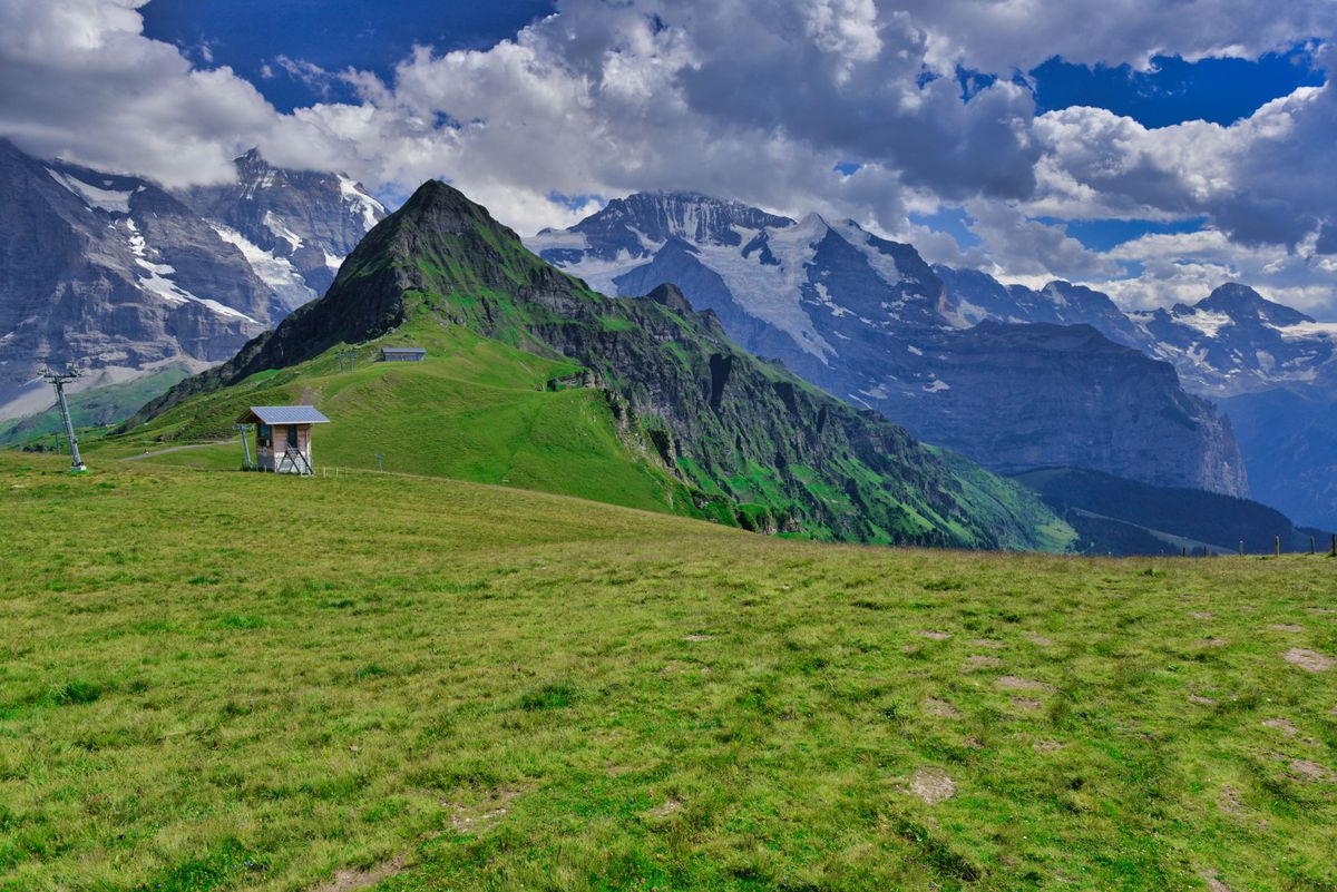 Refugio de montaña en los Alpes suizos