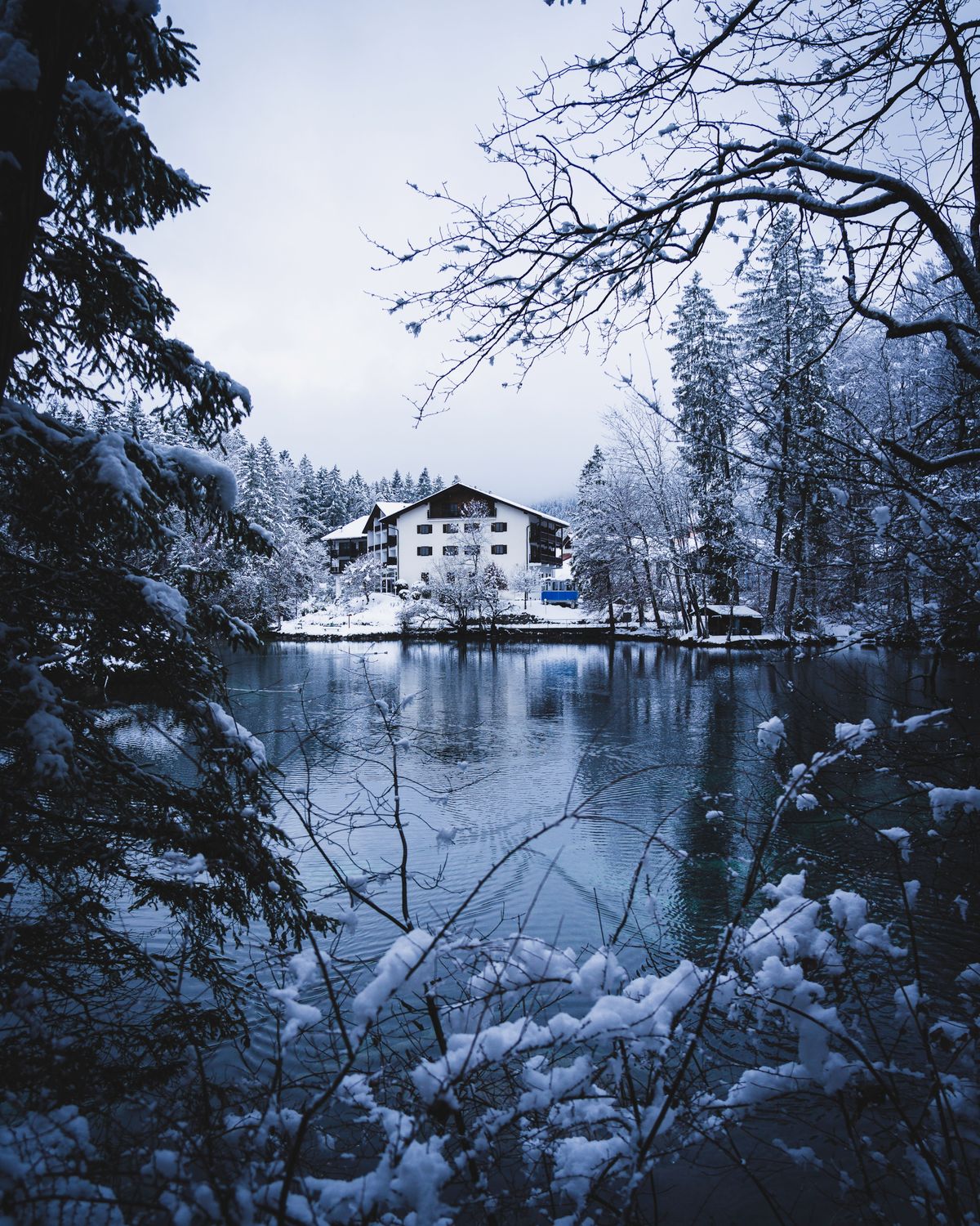 Leukerbad nevado y sus aguas termales